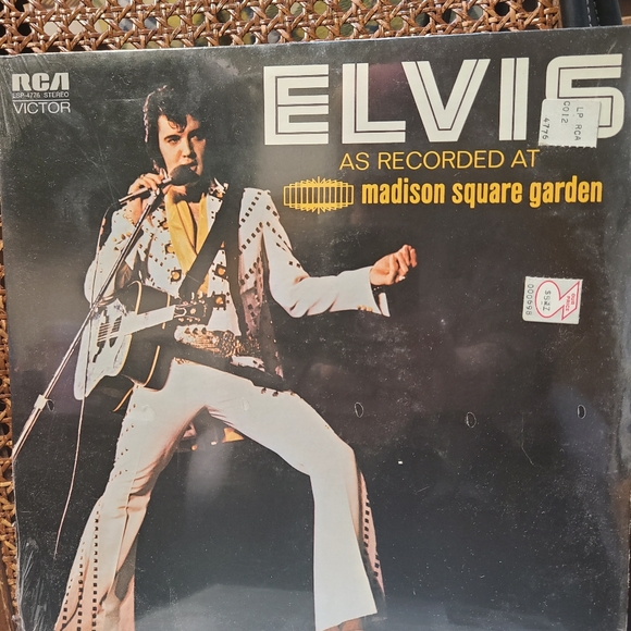 Elvis Presley LP albums - Picture 7 of 16